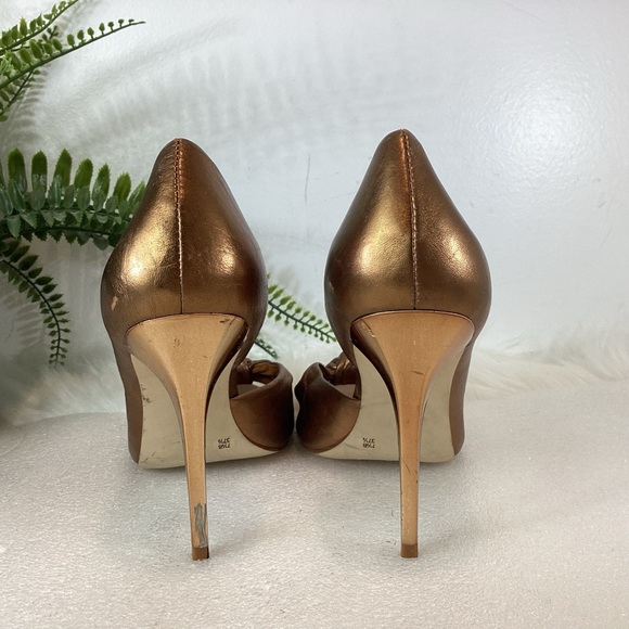 BCBGMAXAZRIA LEATHER BRONZE TWIST KNOT PEEP TOE STILETTO PUMPS SZ 7.5 - Picture 6 of 9